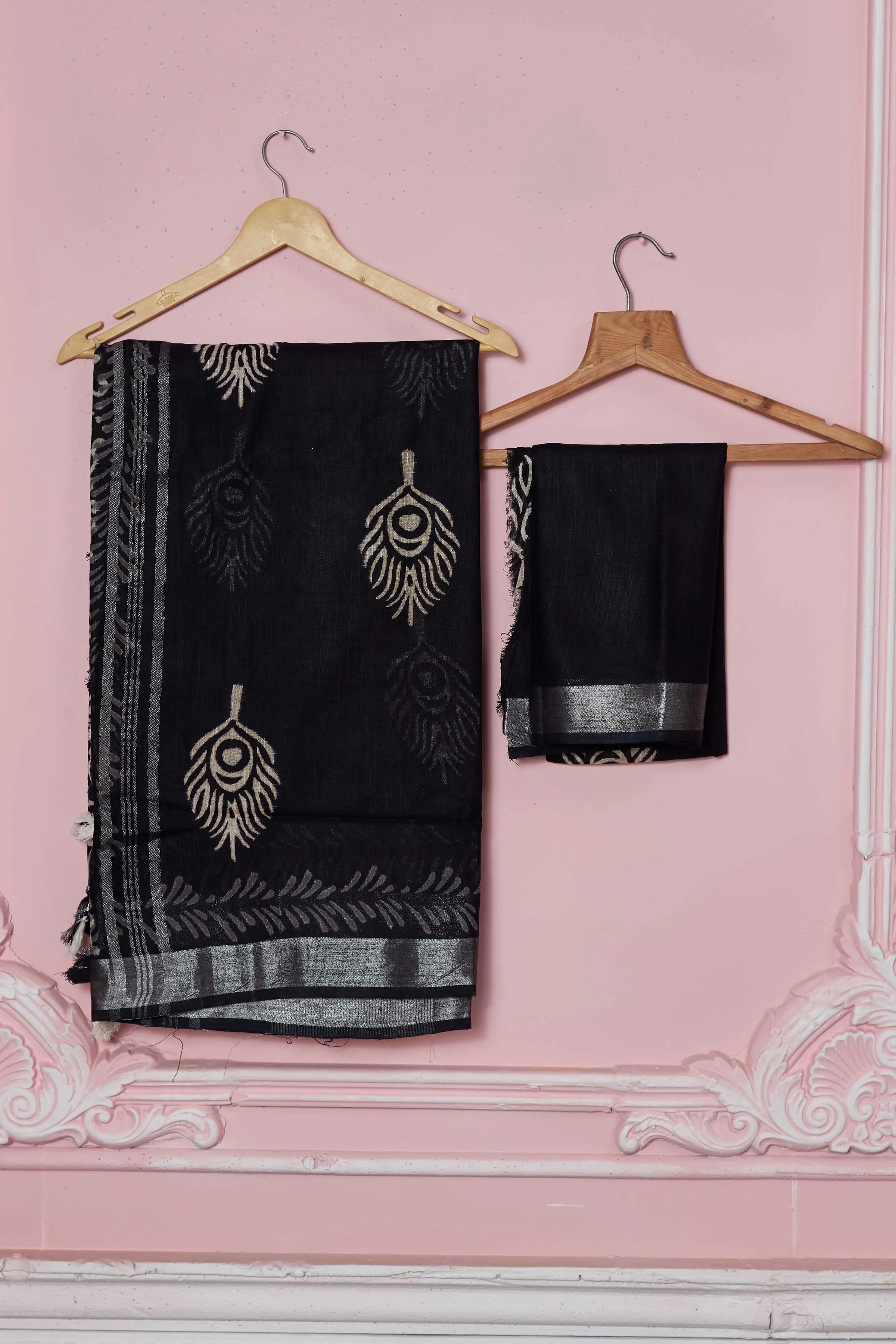 92A097 Black Floral Print Linen Saree With Silver Zari Border