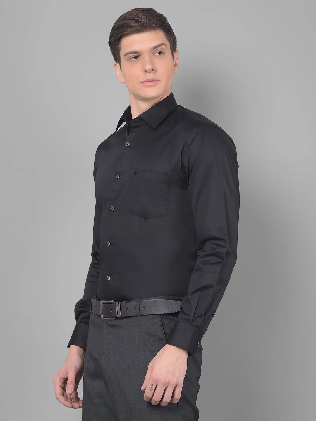 COBB SOLID BLACK SMART FIT FORMAL SHIRT
