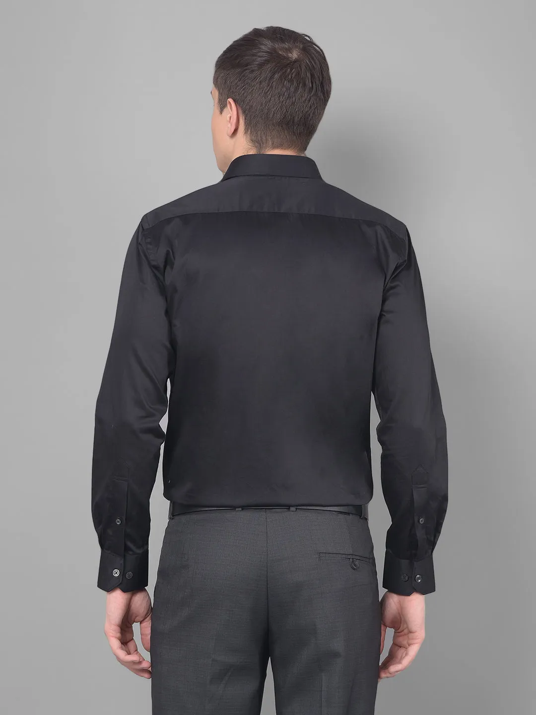 COBB SOLID BLACK SMART FIT FORMAL SHIRT