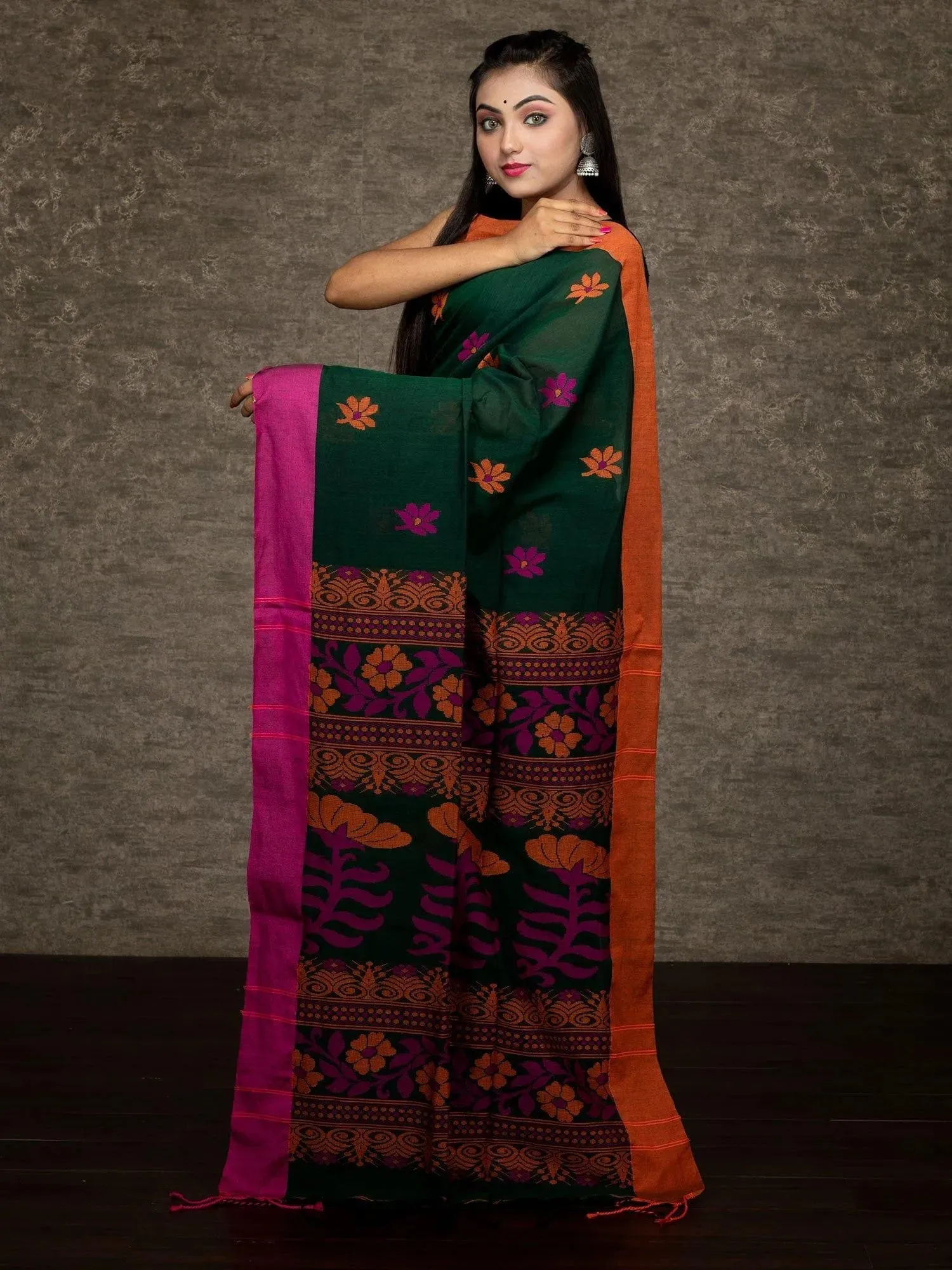 Elegant Green Handwoven Cotton Saree
