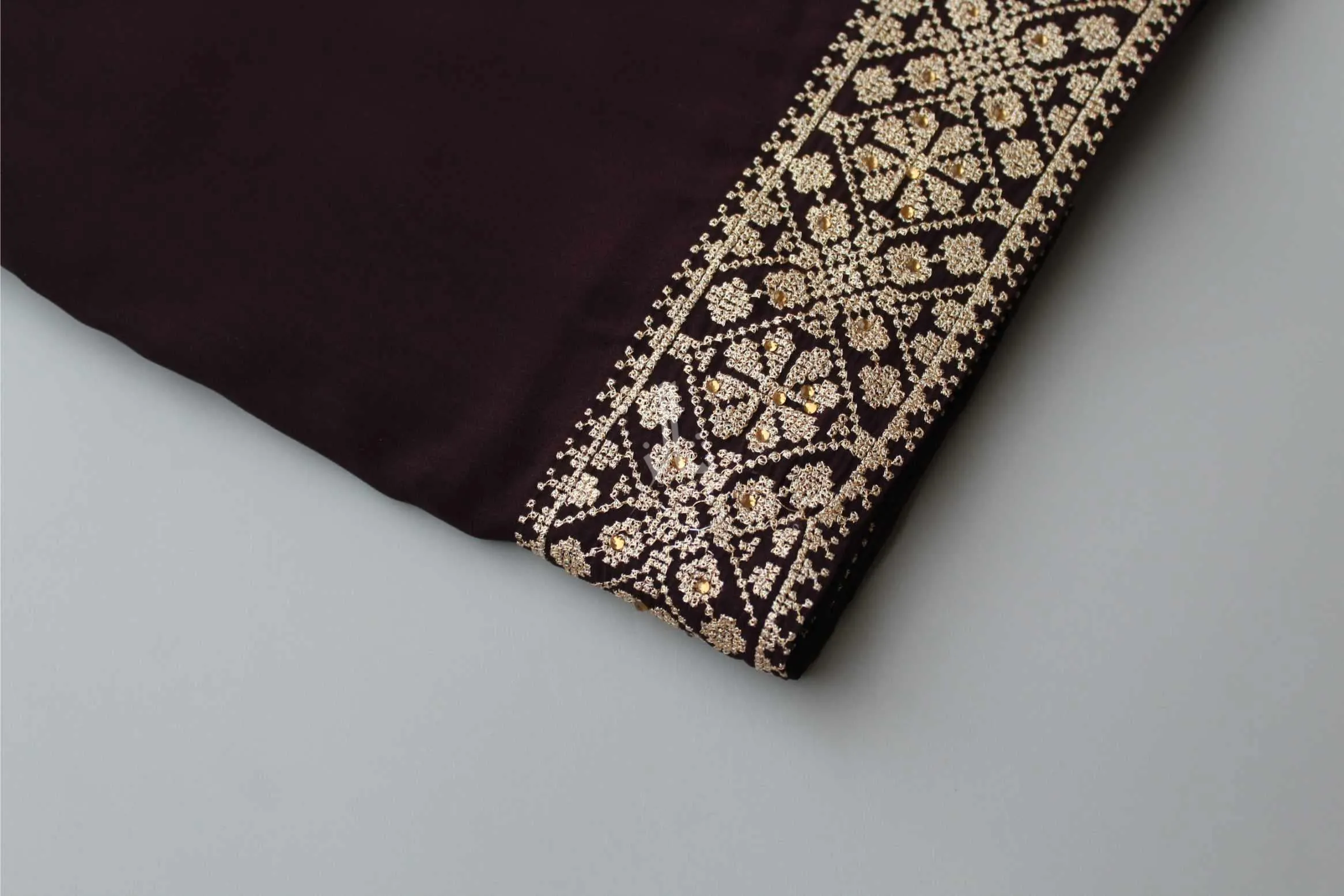 Elegant Zarri Embroidered Elegance