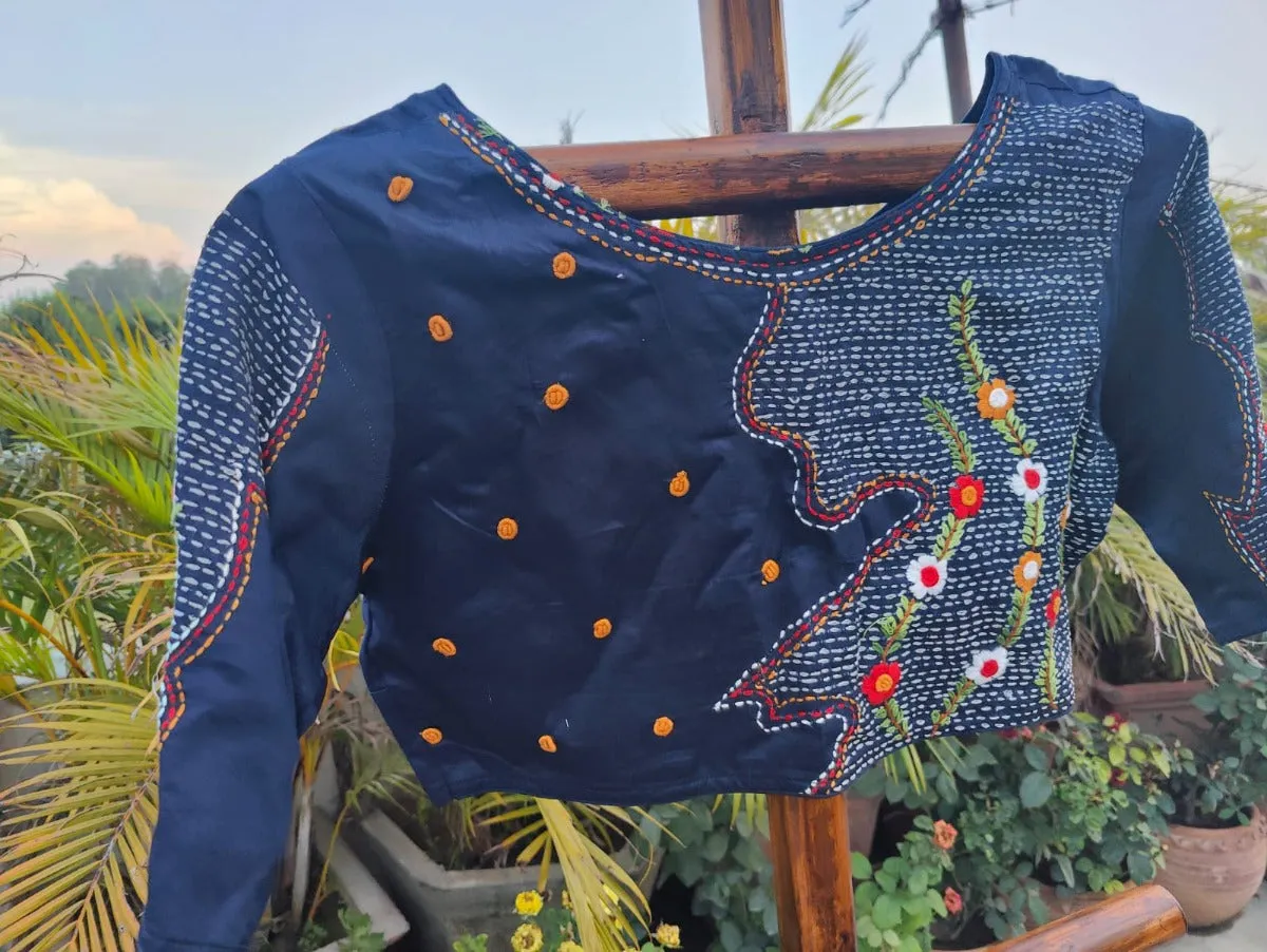 EMBROIDERED BOAT NECK BLOUSE