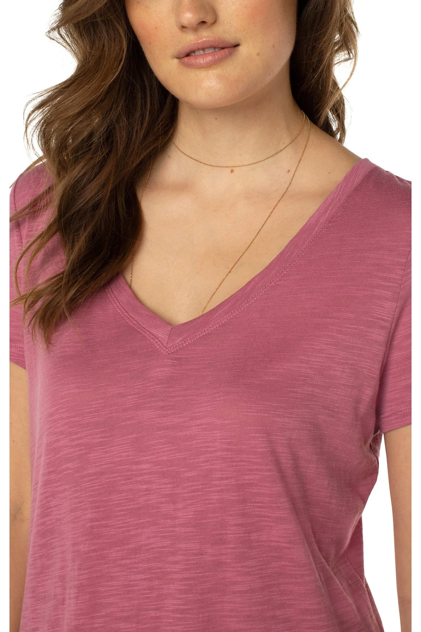 Liverpool Slim Fit V Neck Slub Knit Tee In Wild Rose