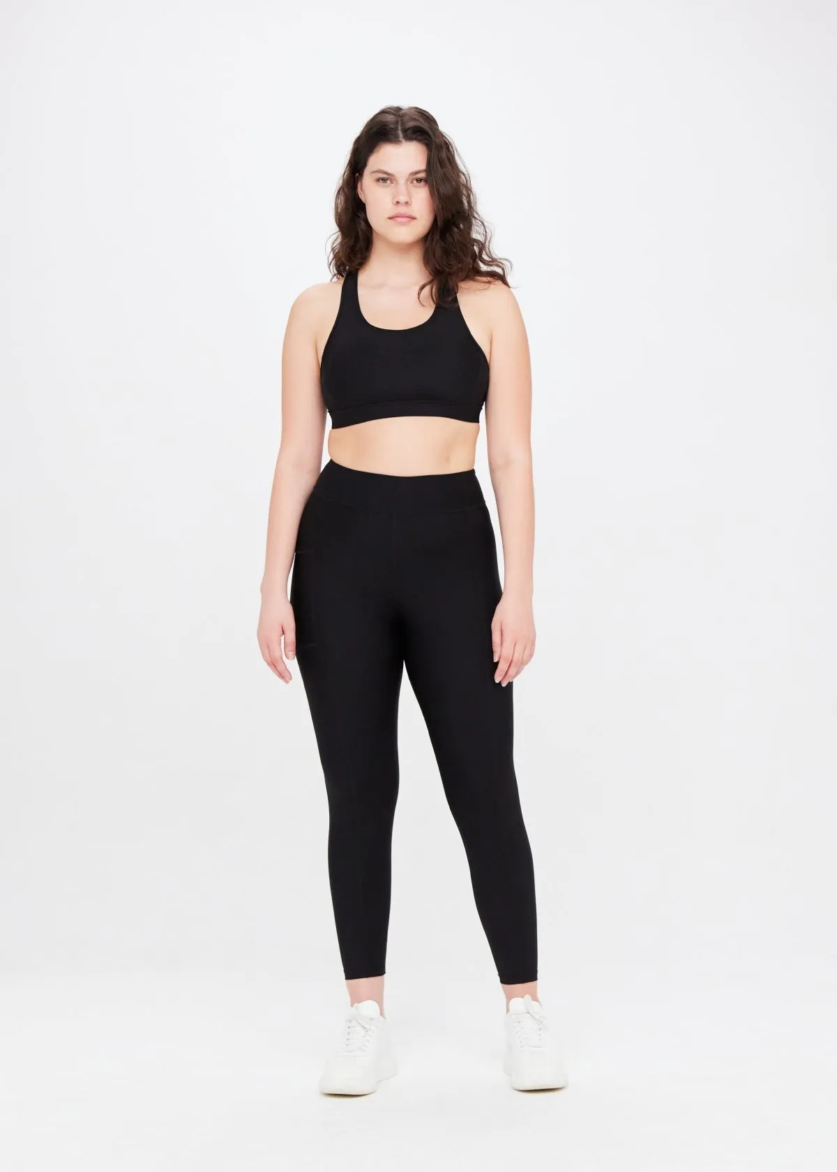 Matte Tech 25In Midi Pant | Black