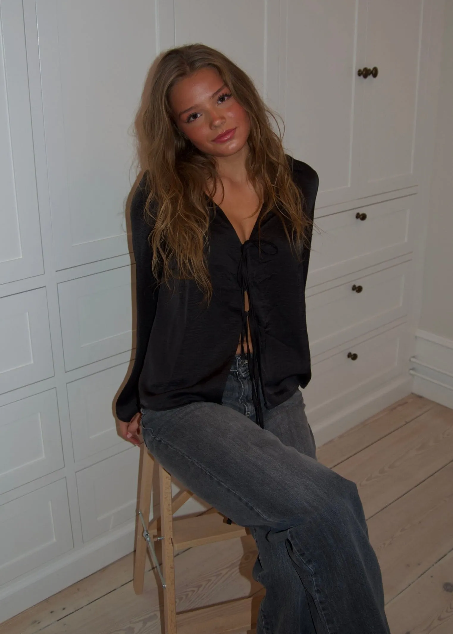 Penelopa blouse with tie details - Black