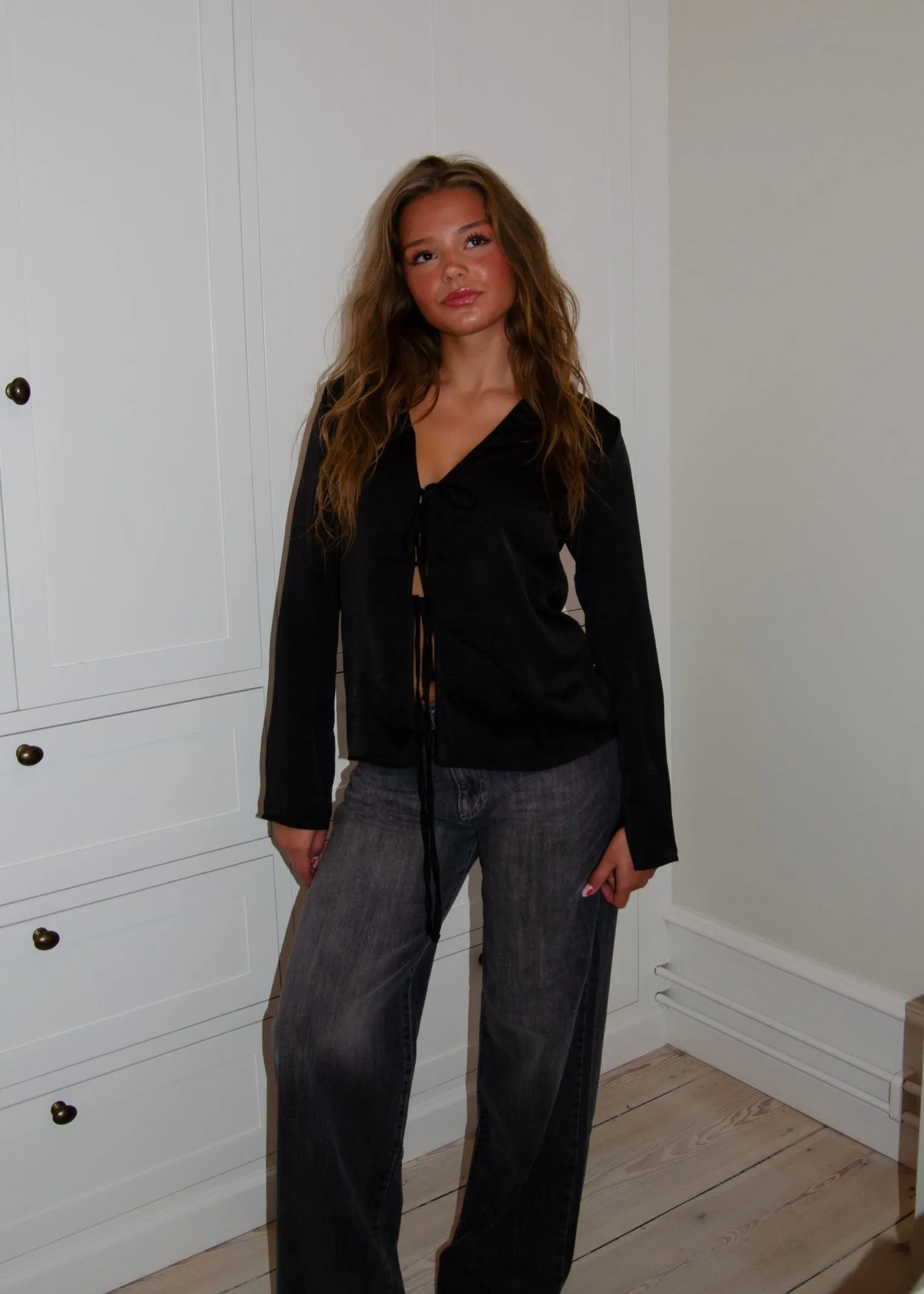 Penelopa blouse with tie details - Black