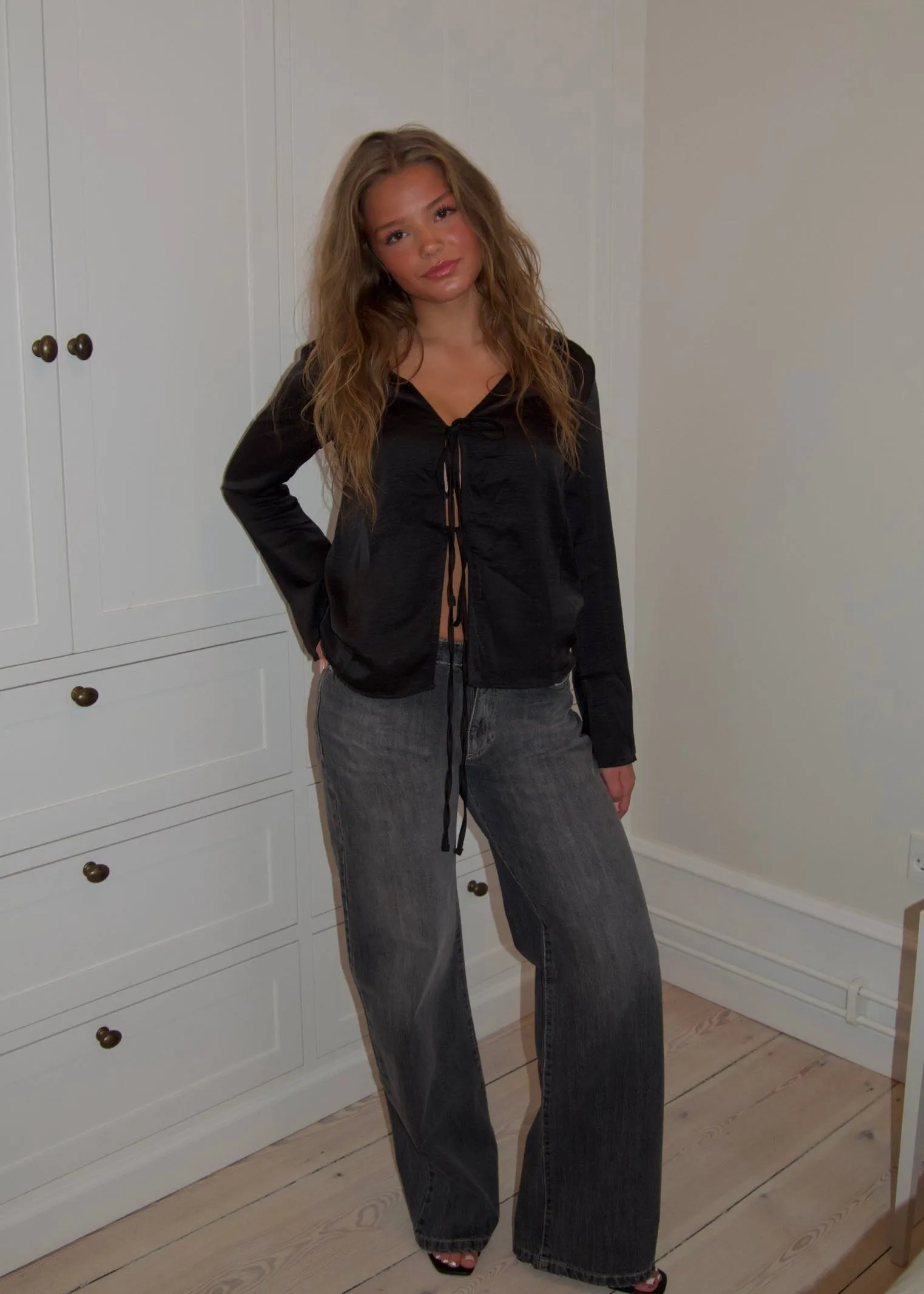 Penelopa blouse with tie details - Black