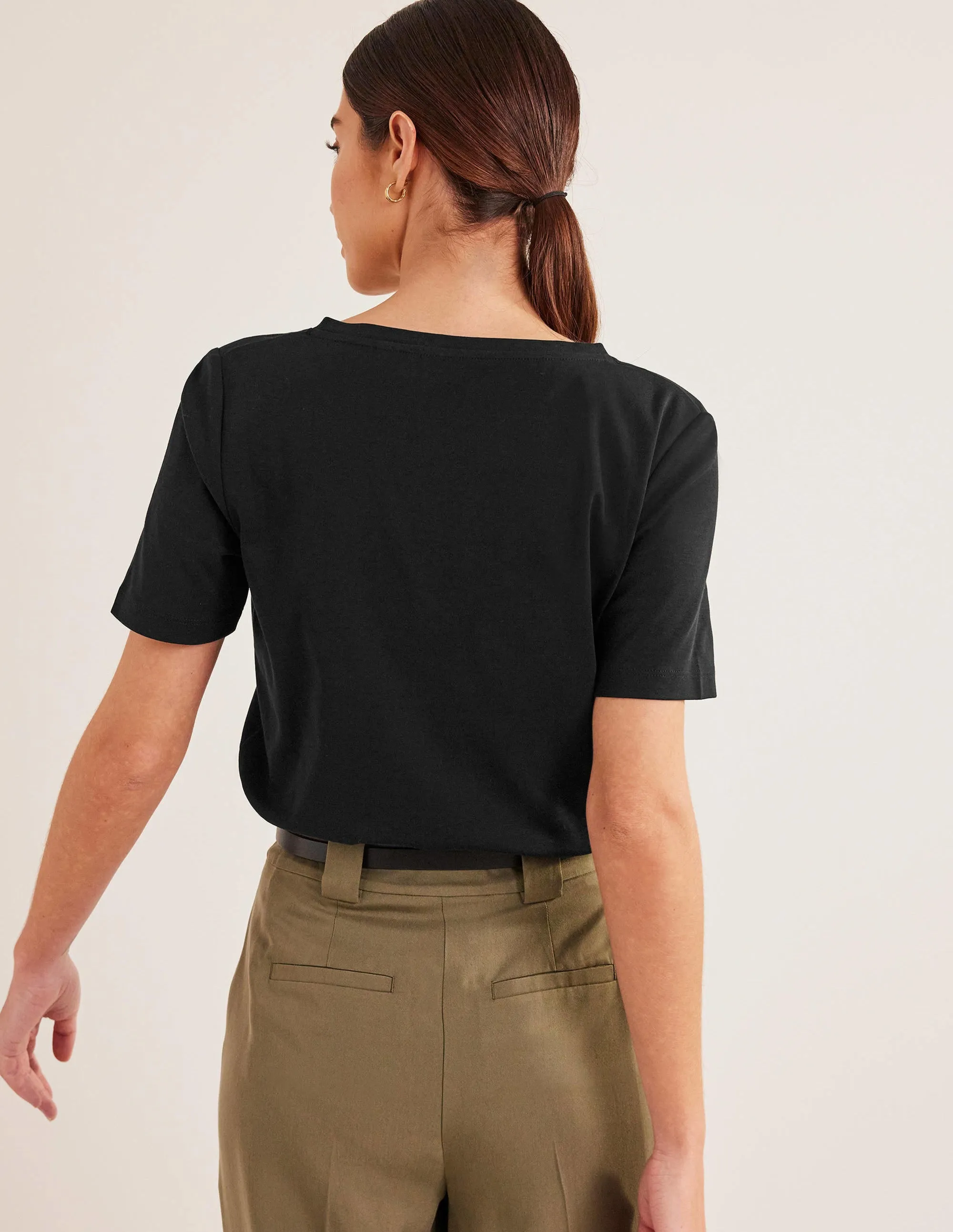 Perfect V-Neck T-Shirt-Black