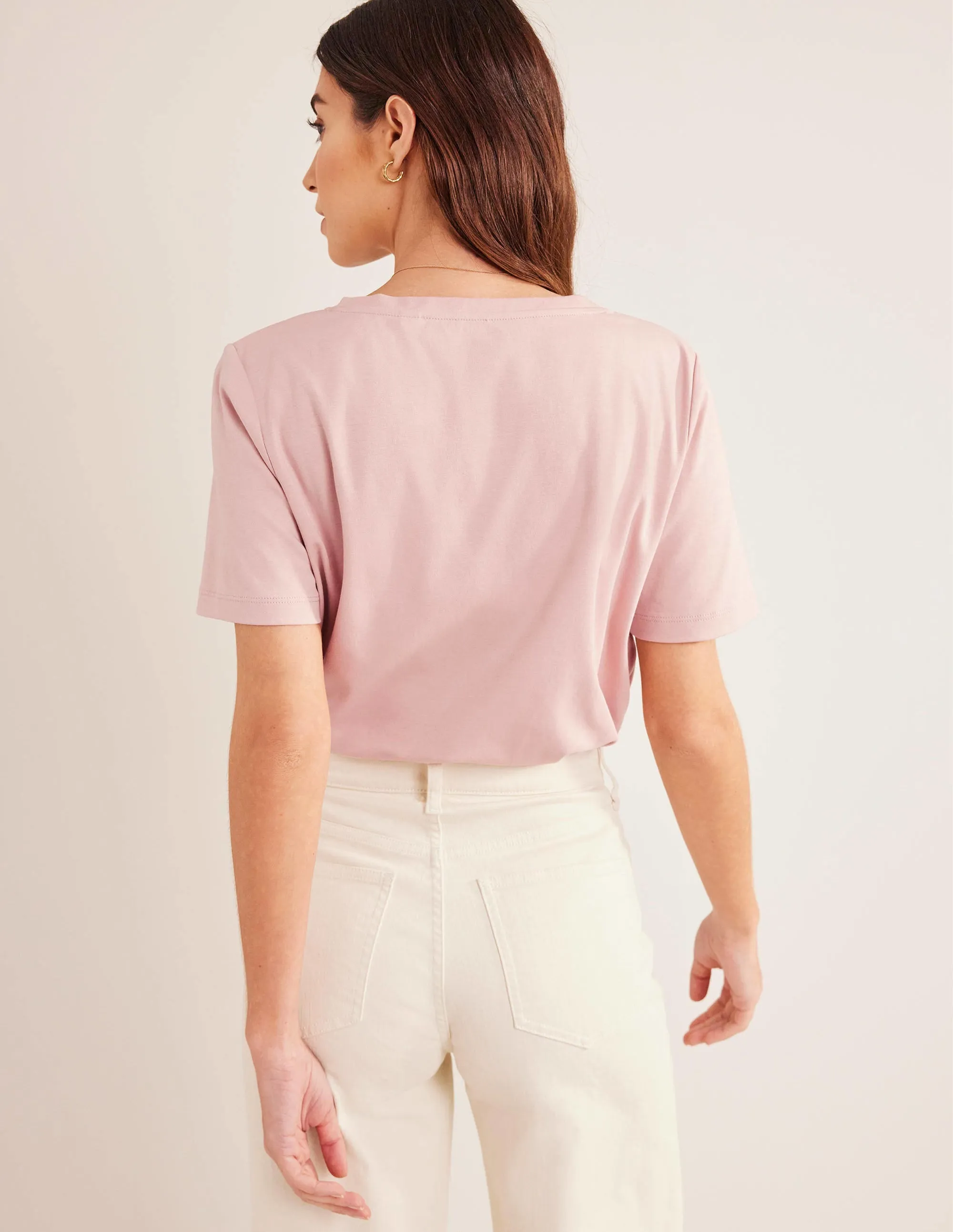 Perfect V-Neck T-Shirt-Milkshake