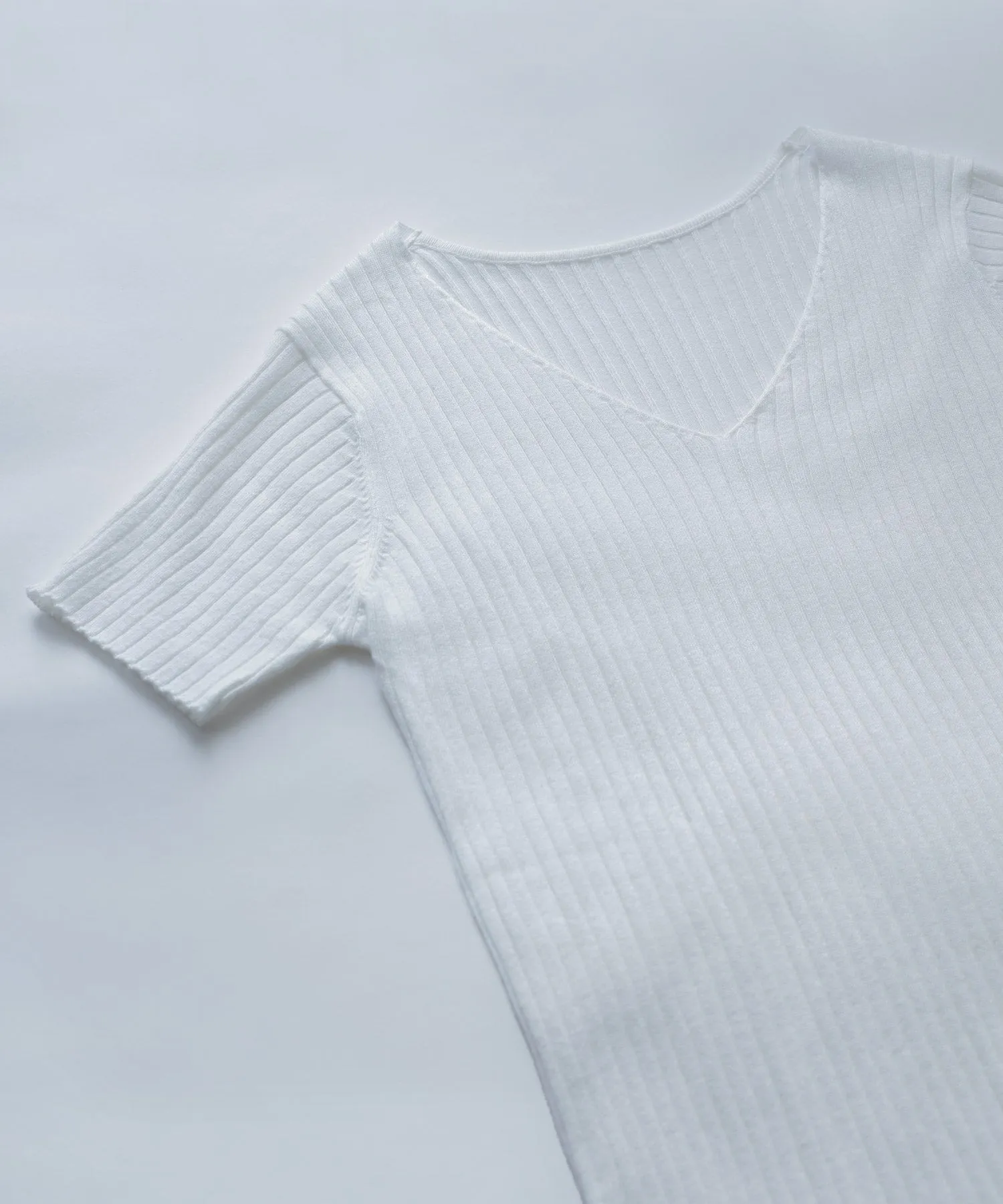 V-neck rib summer knit