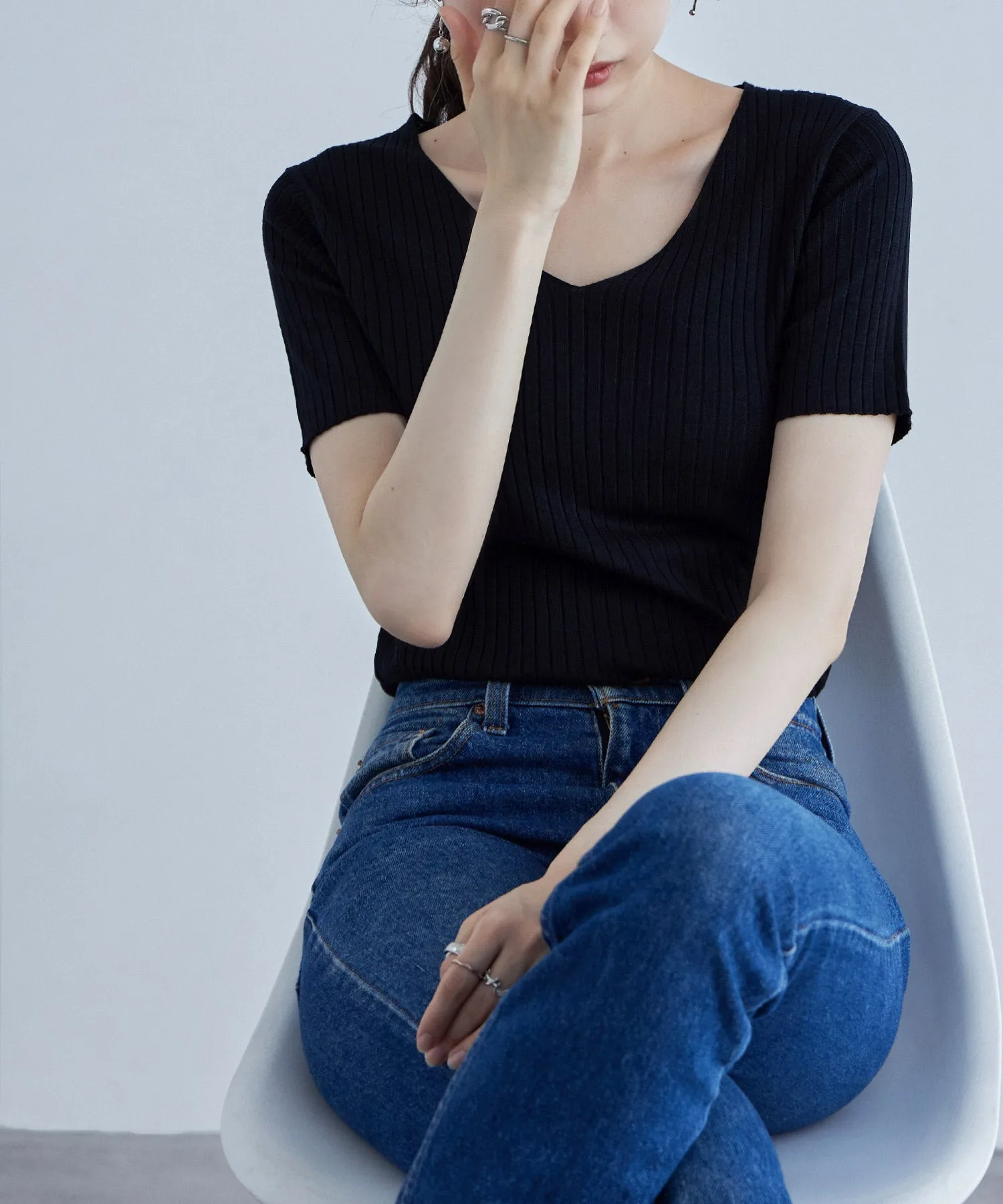 V-neck rib summer knit