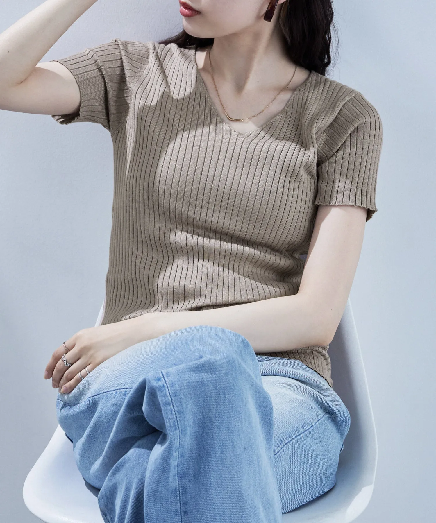 V-neck rib summer knit