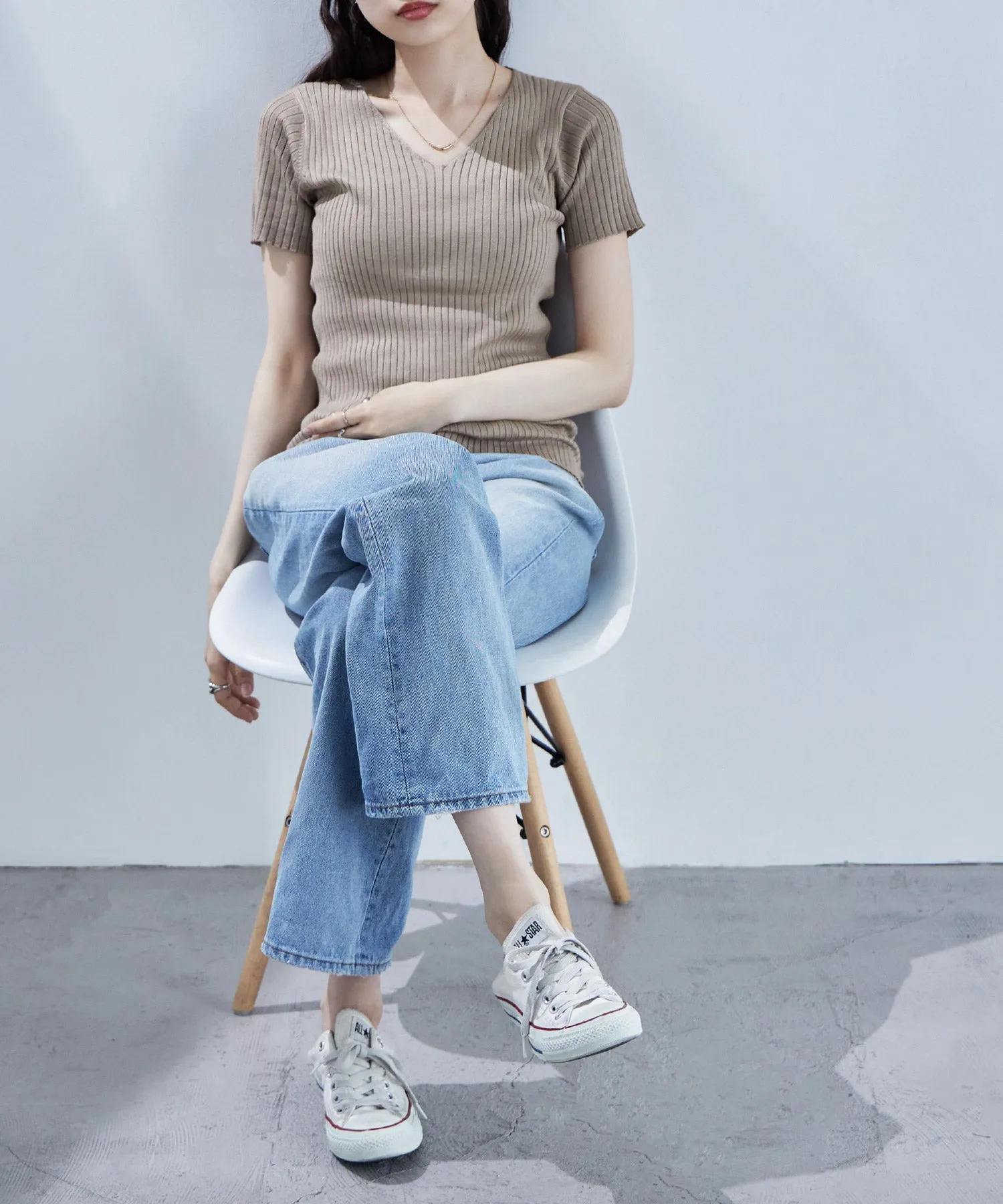 V-neck rib summer knit