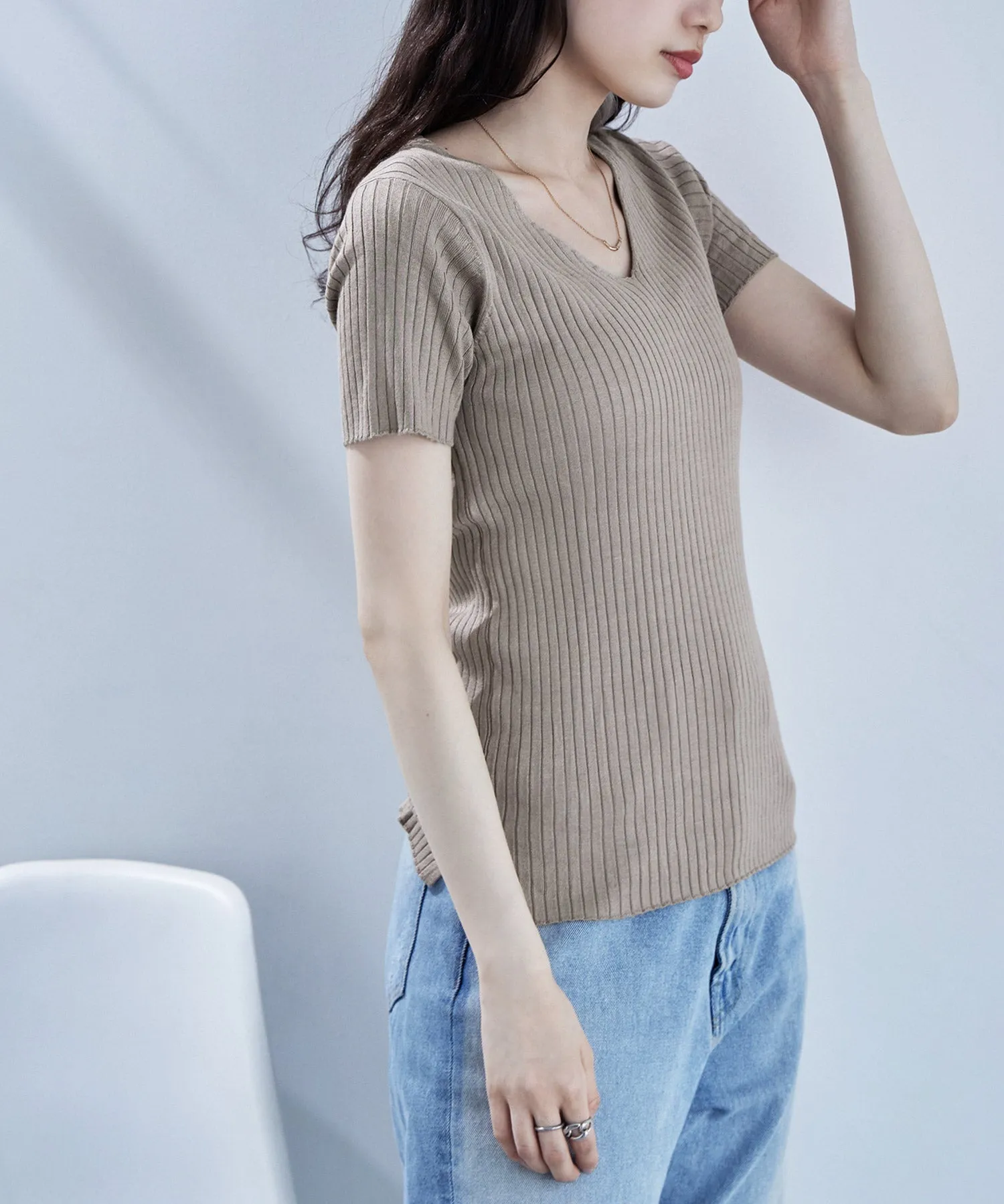V-neck rib summer knit