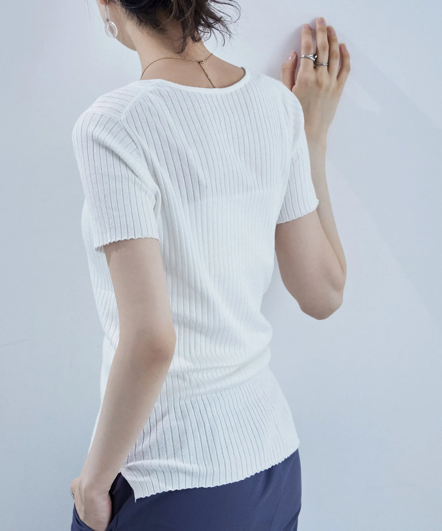V-neck rib summer knit