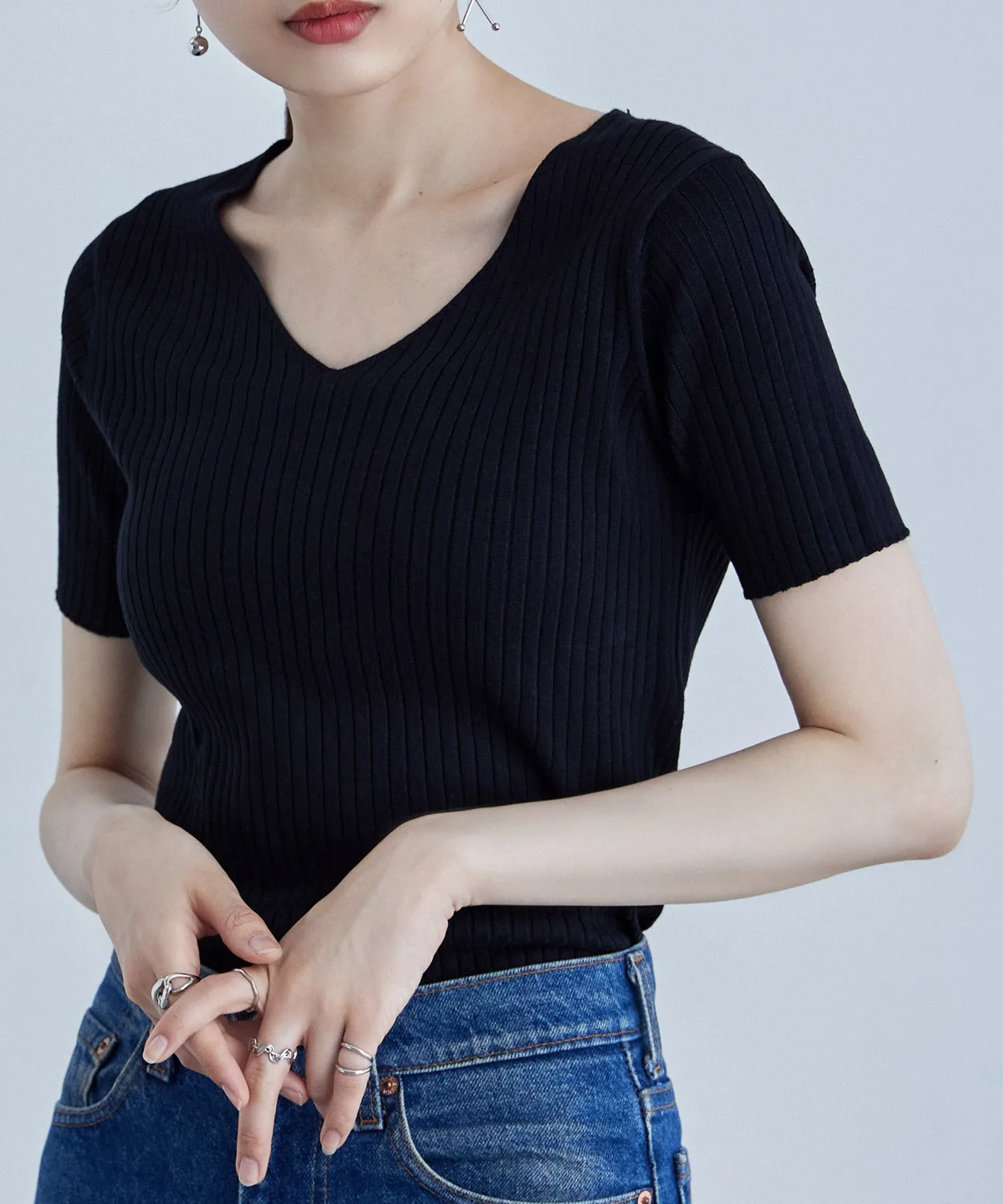 V-neck rib summer knit