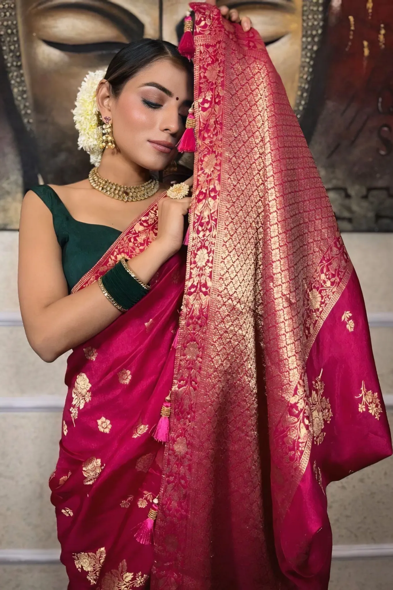 WOMEN BEUTIFUL JACQUARD DESIGN SILK SAREE