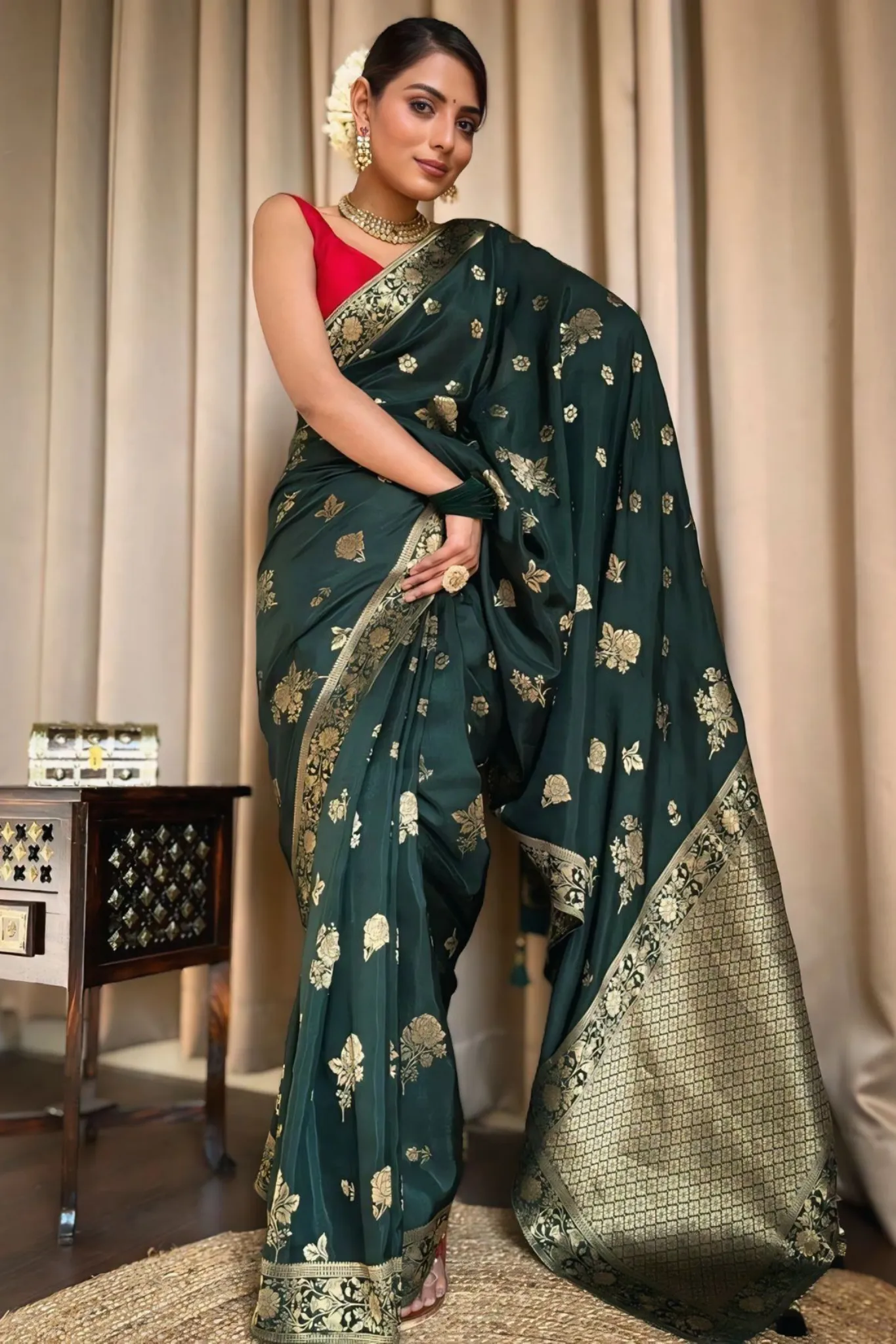 WOMEN BEUTIFUL JACQUARD DESIGN SILK SAREE