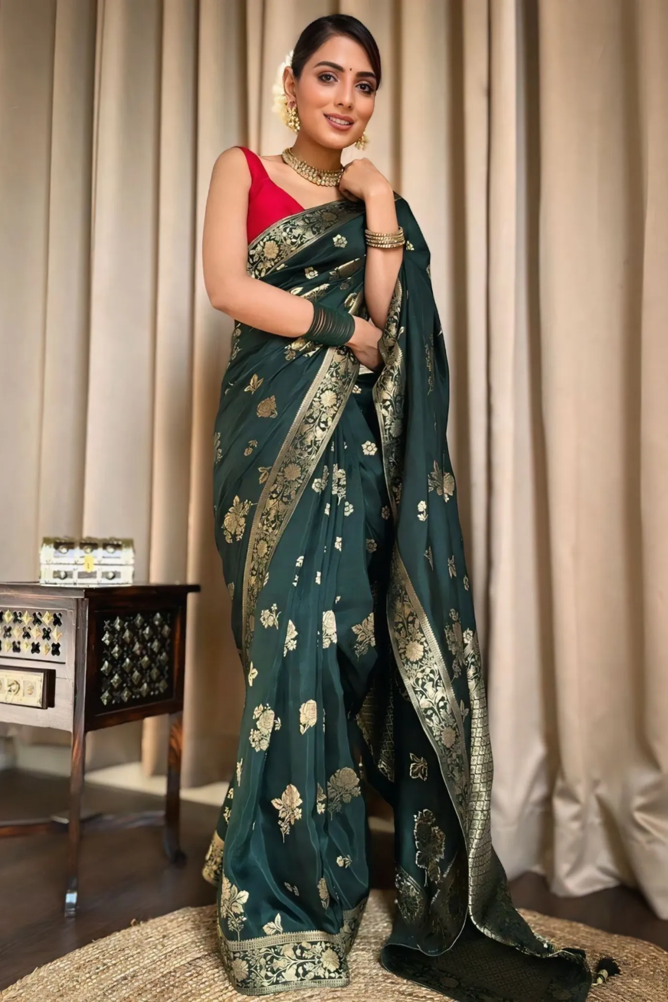 WOMEN BEUTIFUL JACQUARD DESIGN SILK SAREE